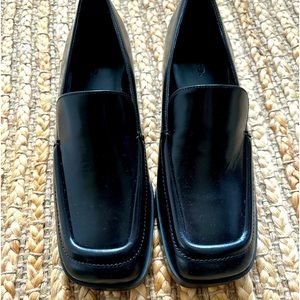 NEW! VINCE Black Doris Block Heel Loafers (Sz 8)